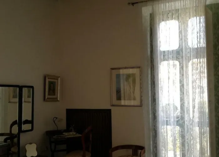 Couette-café In Via Roma Salernes